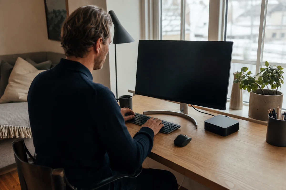 Vilken mini-PC passar bäst när skrivbordet är trångt?